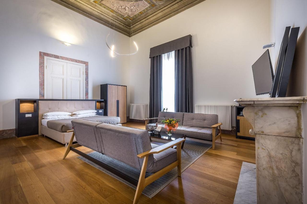 Residenza D'Epoca Al Numero 8 Florence Exterior photo